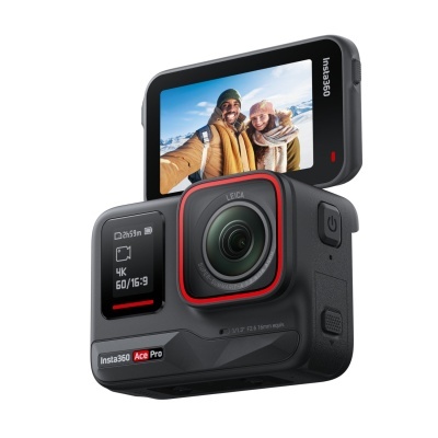 Câmara de ação preta Insta360 Ace Pro com ecrã ajustável e lente Leica