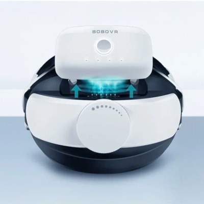 Robot aspirador e esfregona preto e branco com luz azul da marca BOBO VR