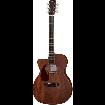 Guitarra acústica de madeira castanha com 6 cordas e etiquetas visíveis