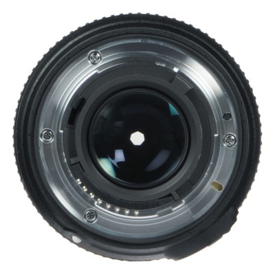 Objetiva de câmara fotográfica vista pela parte do encaixe