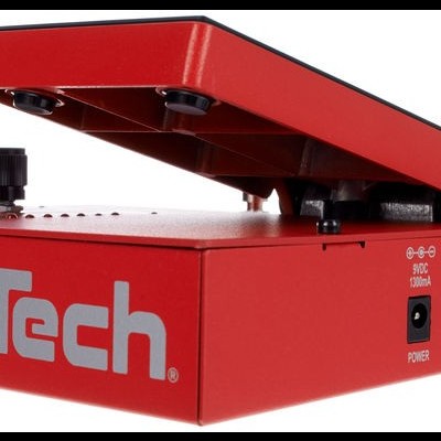 Pedal de efeitos musical vermelho DigiTech com tampa aberta