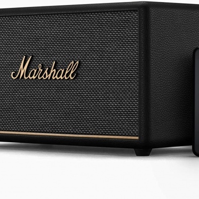 Coluna Marshall preta com smartphone ao lado