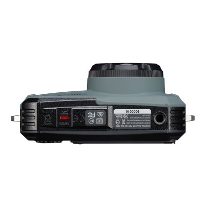 Parte inferior de uma câmera digital cinza e preta com etiquetas e números