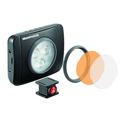 Luz LED portátil Manfrotto preta com três lâmpadas, suporte de fixação e filtros redondos