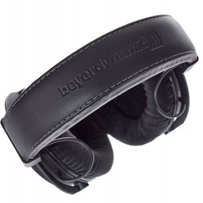 Auscultadores pretos beyer dynamic com arco almofadado e almofadas auriculares acolchoadas