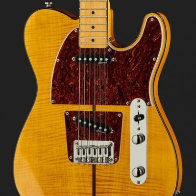 Guitarra elétrica amarelo claro com escudo padrão tartaruga e botões metálicos