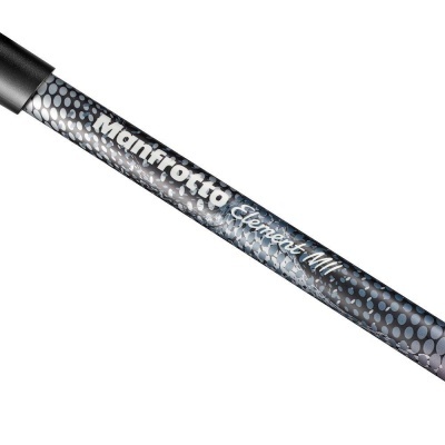 Cabo de tripé Manfrotto Element MII com padrão de pontos cinza e preto