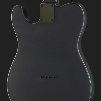 Guitarra elétrica preta vista de costas com fundo preto