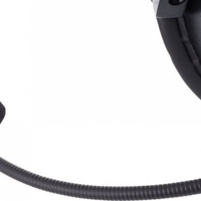 Microfone com espuma preta e parte de fone de ouvido com ecrã verde