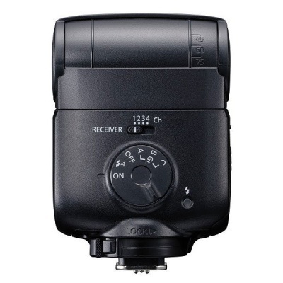 Flash de câmera fotográfica preto com botões e marcações