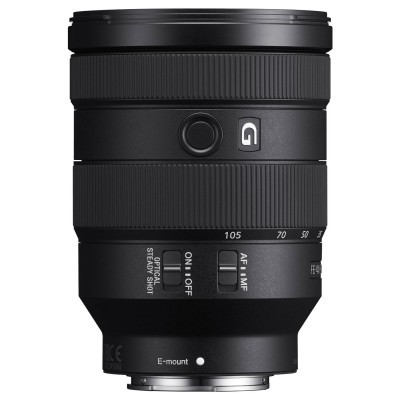 Objetiva fotográfica Sony 24-105mm f/4 G OSS preta com anéis texturizados e botões de controlo