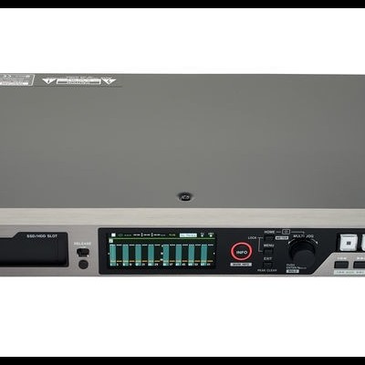 Interface de áudio TASCAM DR-680MKII preta cinzento escuro com display digital e botões