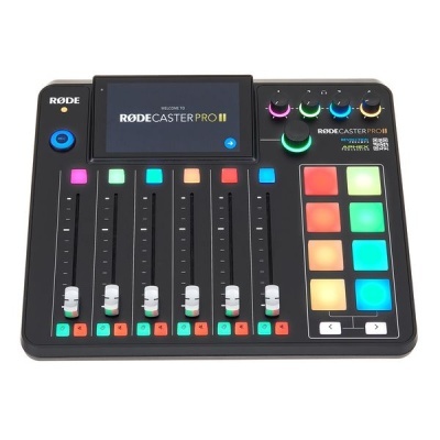 Mesa de mistura áudio RODECASTER PRO II preta com ecrã e botões coloridos