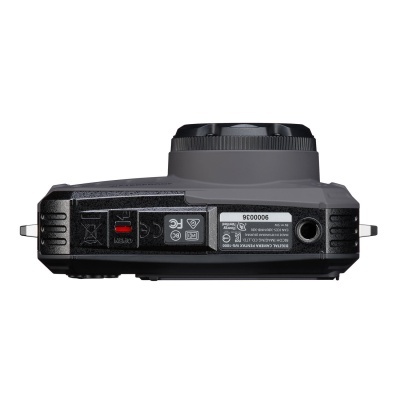 câmara digital compacta preta vista de baixo com etiqueta e símbolos