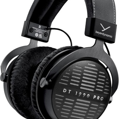 Auriculares Beyerdynamic DT 1990 PRO pretos com almofadas em veludo
