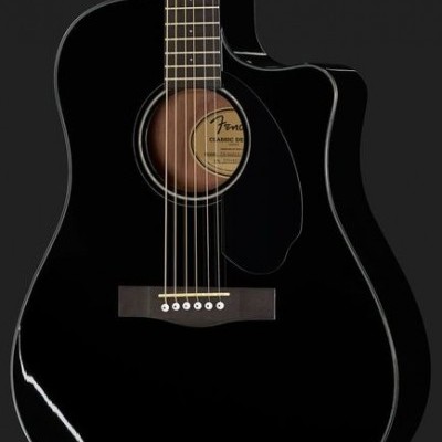 Guitarra acústica preta Fender CD-60SCE com acabamento brilhante