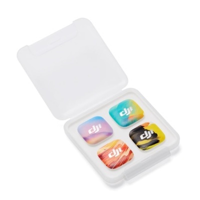 Estojo aberto com quatro protetores de joystick DJI coloridos