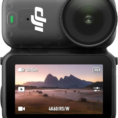 Câmara de ação DJI preta com lente grande e ecrã tátil colorido