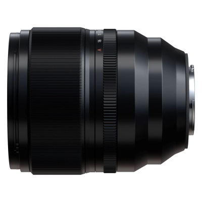 Lente fotográfica preta com anel de foco e marcação A 1.6