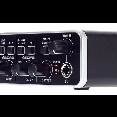 Interface de áudio U-PHORIA UMC208HD com botões e conectores