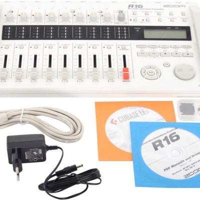 Gravador Zoom R16 com acessórios e CDs