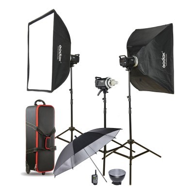 Conjunto profissional de iluminação para fotografia com softboxes e tripés