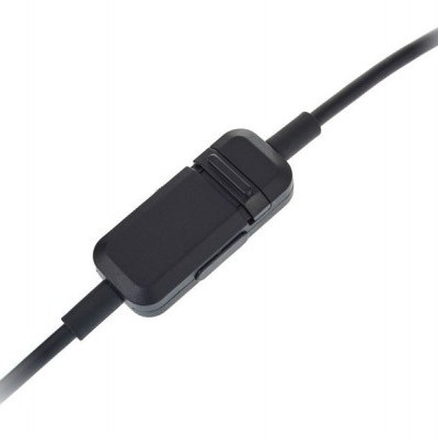 Cabo preto com interruptor retangular de plástico preto e botão deslizante.