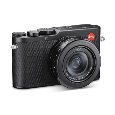 Câmara Leica compacta preta com lente visível e corpo texturizado