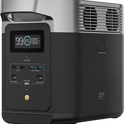 Gerador portátil de energia preto e cinza com visor digital e várias portas USB