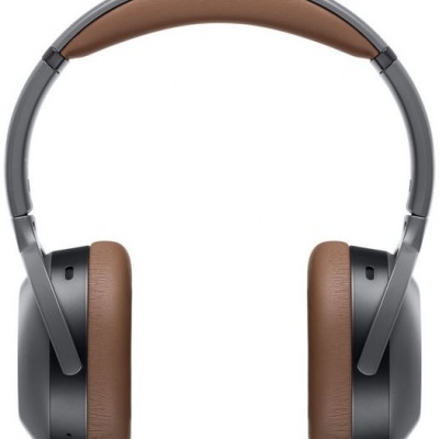 Auriculares sobre a orelha castanhos e pretos