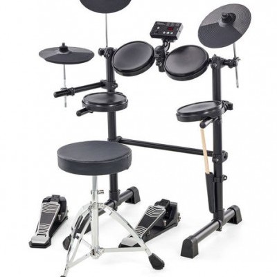 bateria eletrónica preta com suporte e banqueta