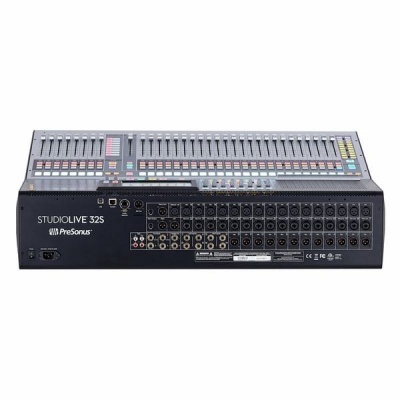 Consola de mistura PreSonus StudioLive 32S preta com controlos e ligações visíveis