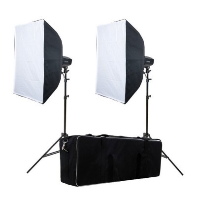 Conjunto de dois estúdios de luz com softbox quadrado e tripé preto, com bolsa de transporte preta