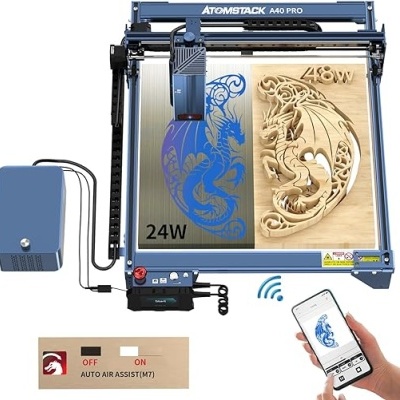 Máquina de gravação a laser Atomstack A40 PRO a gravar dragão na madeira com controlo via smartphone