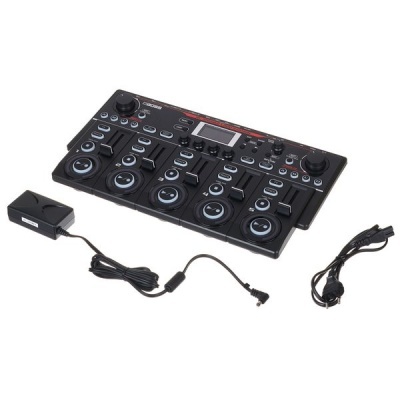 Mesa de mistura digital preta Crown DC300 com acessórios