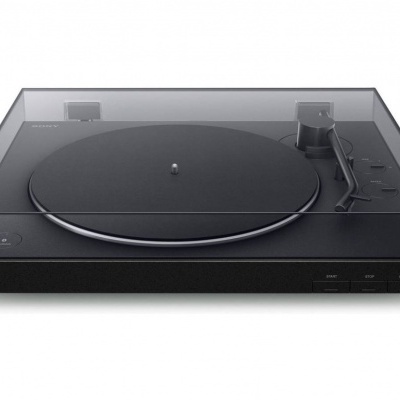 Gira-discos preto com tampa transparente e design minimalista