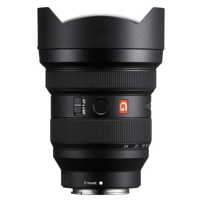 Objetiva fotográfica preta com detalhes e logotipo G