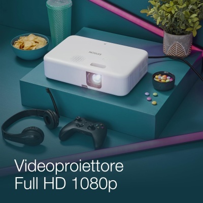 Projetor branco Epson com acessórios sobre base azul