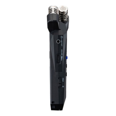 Gravador de áudio portátil preto com microfones metálicos em fundo branco