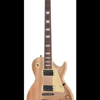Guitarra elétrica estilo Les Paul em madeira natural com captadores duplos e botões dourados.