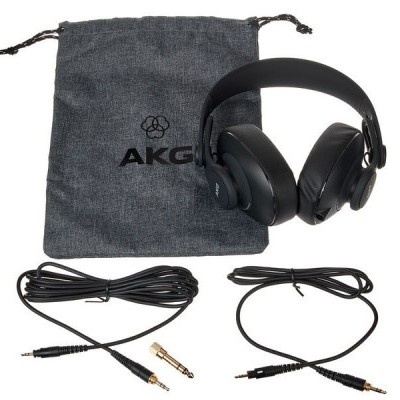 Auscultadores AKG pretos com saco cinzento e cabos