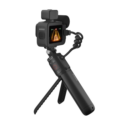 Câmara de ação preta com tripé e microfone