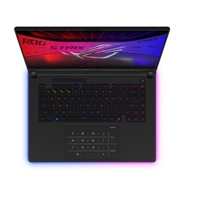 Portátil gamer ASUS ROG Strix preto com teclado retroiluminado e ecrã aberto mostrando logo ROG