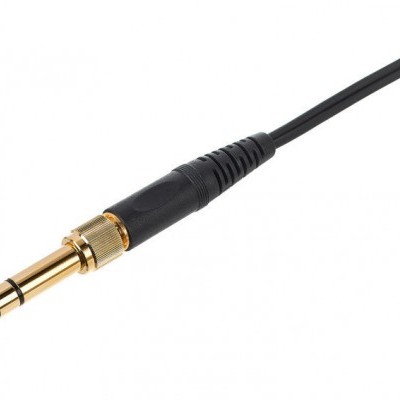 Cabo de áudio preto com ficha jack de 6,35 mm com ponta dourada