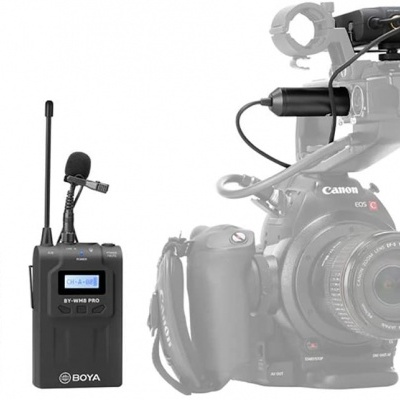 Sistema de microfone sem fios Boya BY-WM8 PRO com dois transmissores pretos e receptor para câmara Canon EOS R6