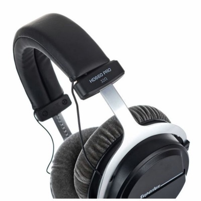 Auscultadores circum-aurais Superlux HD660 PRO com almofadas cinzentas e estrutura prata