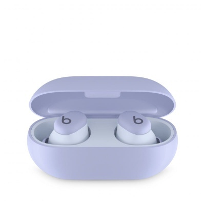 Auriculares sem fios lilás da Beats no estojo aberto