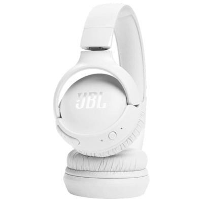 Auricular JBL over-ear branco com logótipo visível