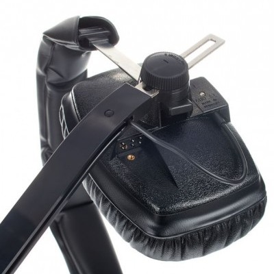 Apoio auditivo preto com ajuste metálico e almofada acolchoada