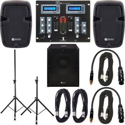 Conjunto de equipamento de som com altifalantes, mesa de mistura, subwoofer, suportes e cabos